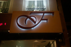Corporea con led 1
