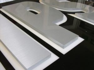 Corporea con vinilo plata